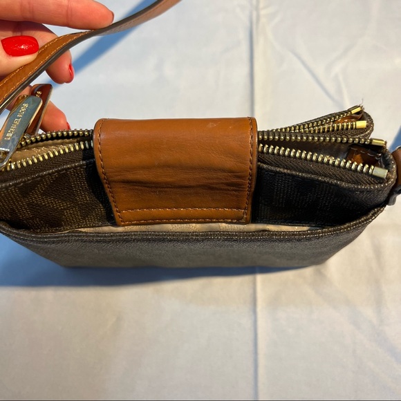 Michael Kors triple compartment logo crossbody - Picture 7 of 10